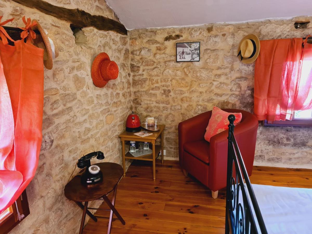 Ferme De Tayac - Charme Avec Pool Hotel Les Eyzies-de-Tayac-Sireuil Kültér fotó